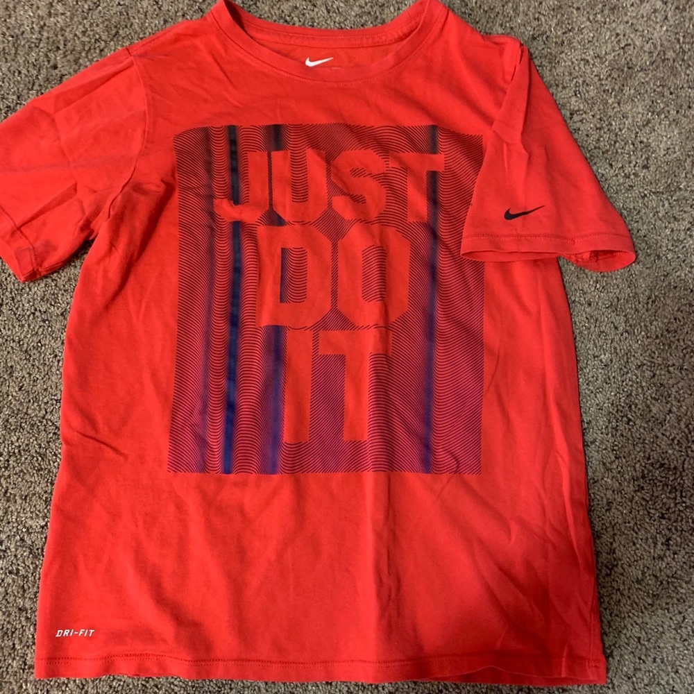 Nike t-shirt